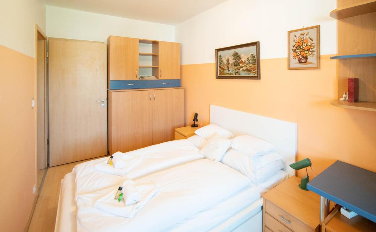 Free Parking Amphitheater Apartment - Wifi, Ac, Tv Budapesta Exterior foto