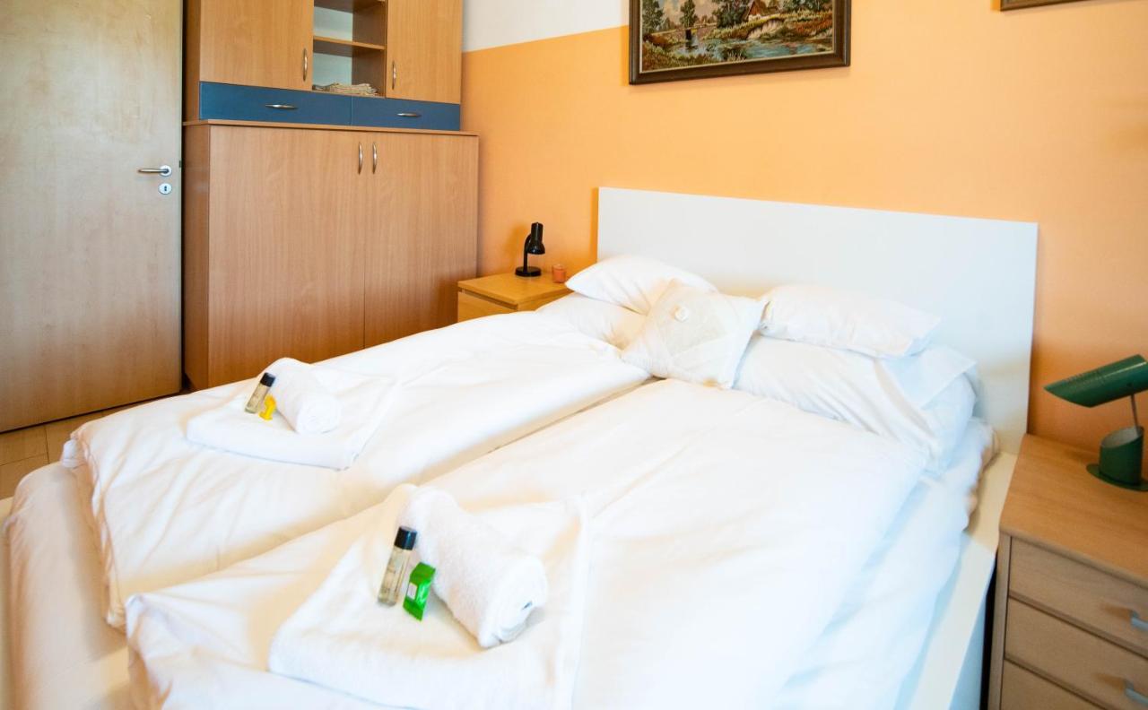 Free Parking Amphitheater Apartment - Wifi, Ac, Tv Budapesta Exterior foto